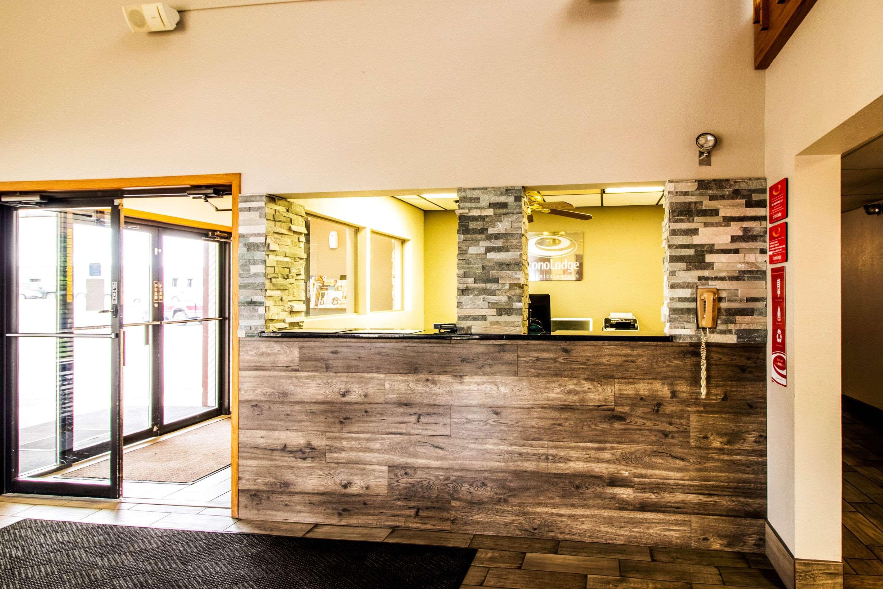 Econo Lodge Вотертаун Екстер'єр фото
