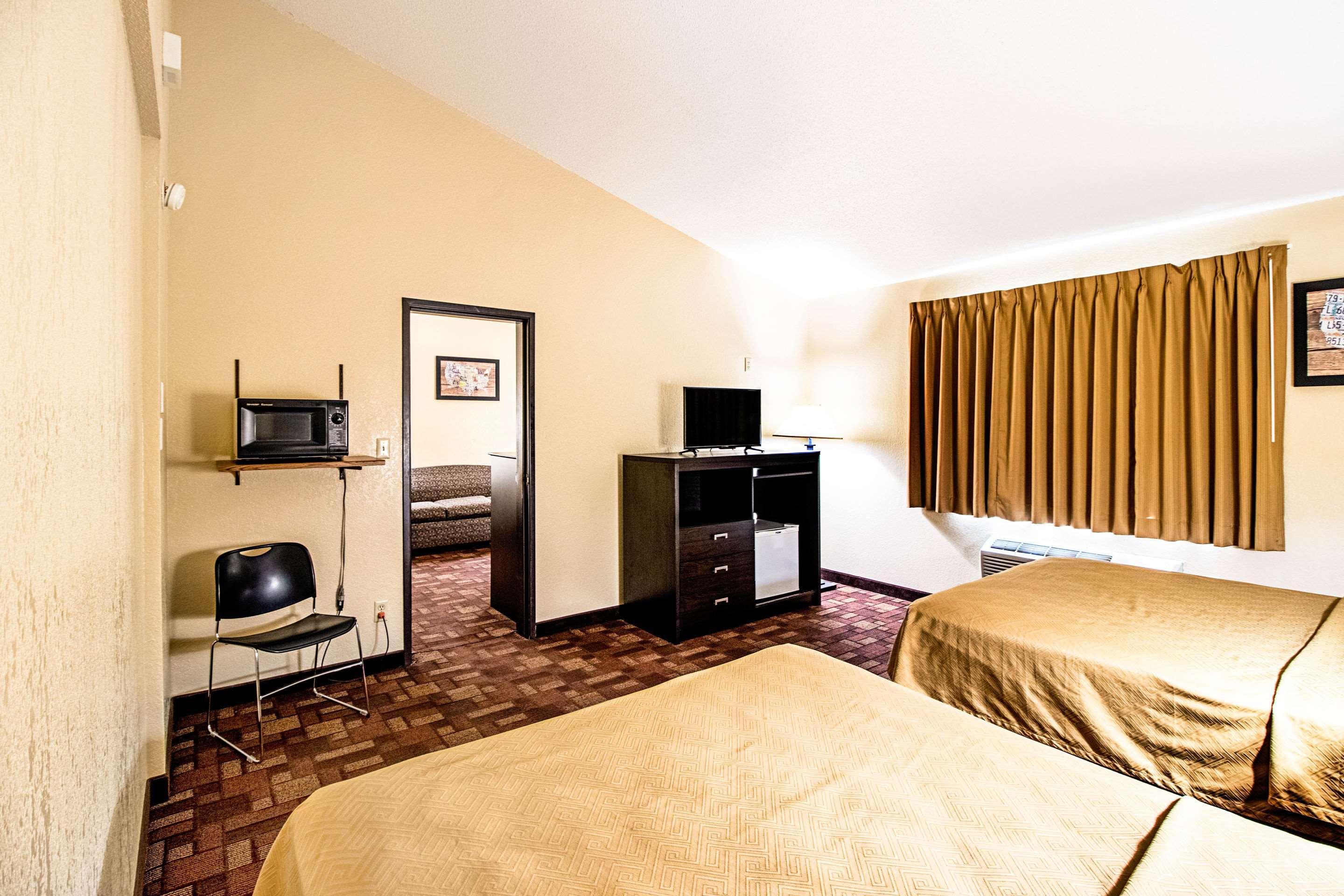 Econo Lodge Вотертаун Екстер'єр фото