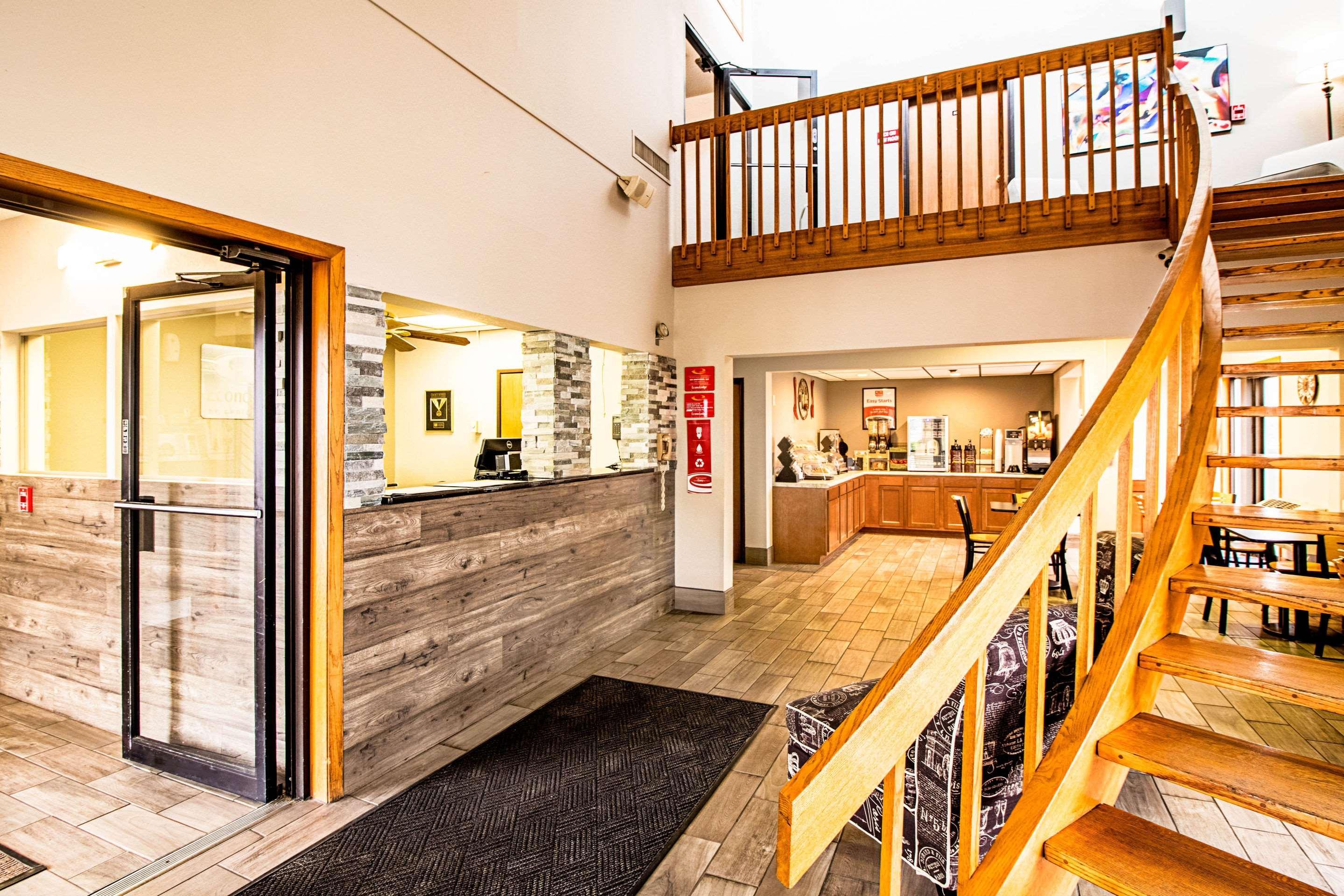 Econo Lodge Вотертаун Екстер'єр фото