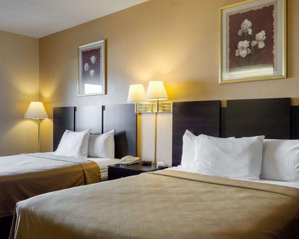 Econo Lodge Вотертаун Номер фото