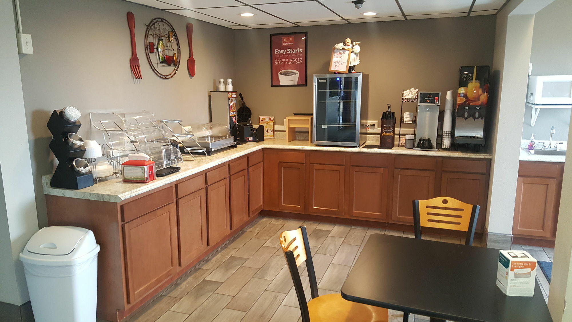 Econo Lodge Вотертаун Екстер'єр фото